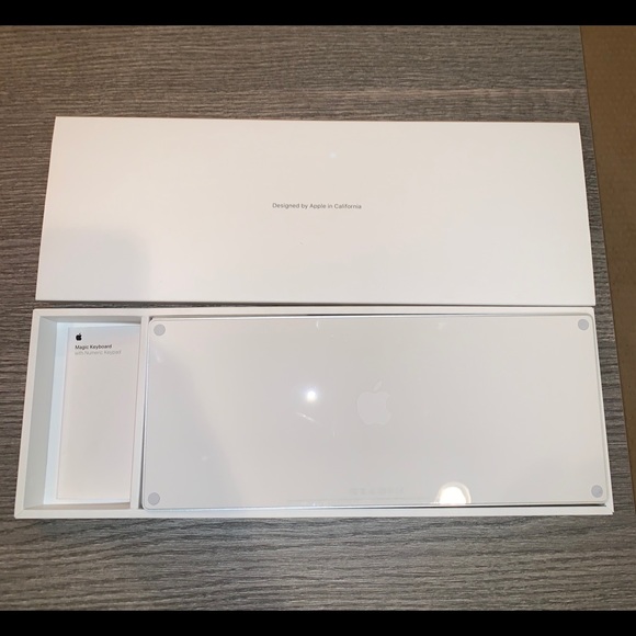 Apple Keyboard - Picture 3 of 4